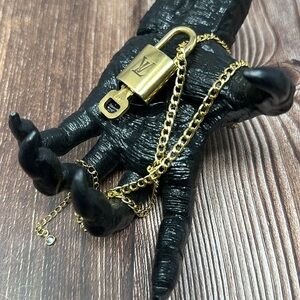 100% Auth Louis Vuitton 309 Lock & Key w/ Gold Plated Chain Necklace EUC​​​